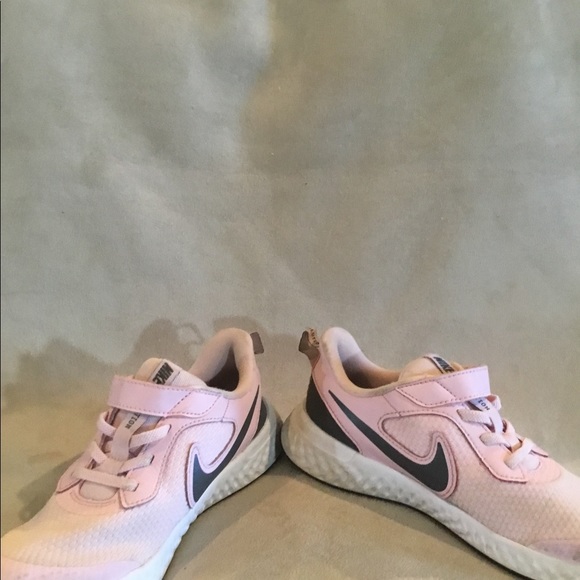 Nike Pale Pink Color - Picture 5 of 6